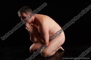 kneeling reference poses of spencer02